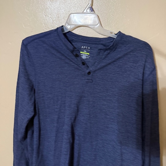 Apt. 9 Men’s Henley -Long Sleeve - Picture 1 of 3